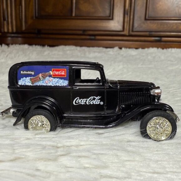 Vintage Coca-Cola Metal Black 1932 Ford Panel Delivery Bank Spinning Wheels - Picture 5 of 11